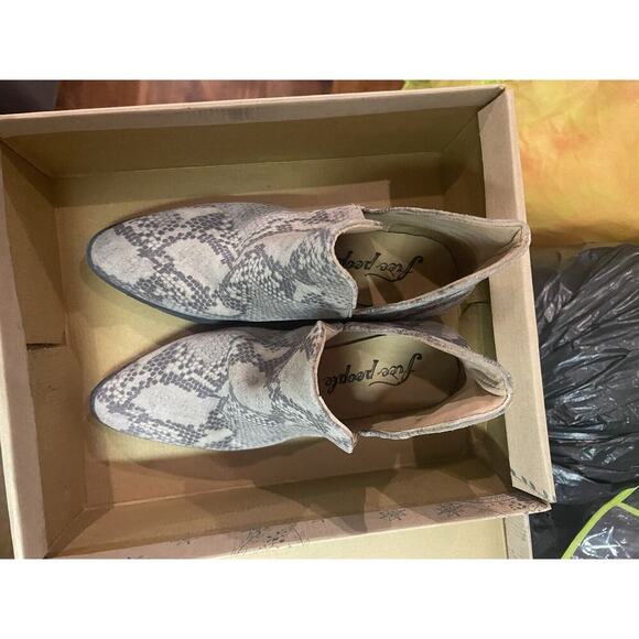NEW Free People Animal Charm Double V Python Suede Ankle Boots 36 Reg. $158 US 6 - Picture 1 of 5